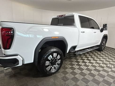 Used 2025 GMC Sierra 2500 Denali w/ Denali Reserve Package AWD/4WD image 2