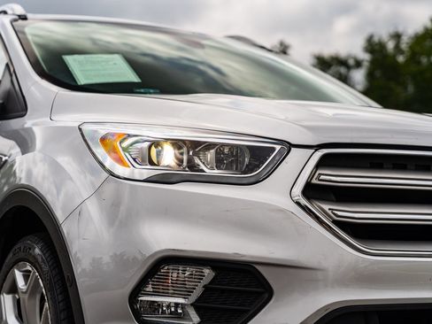 Used 2019 Ford Escape Titanium AWD/4WD image 10