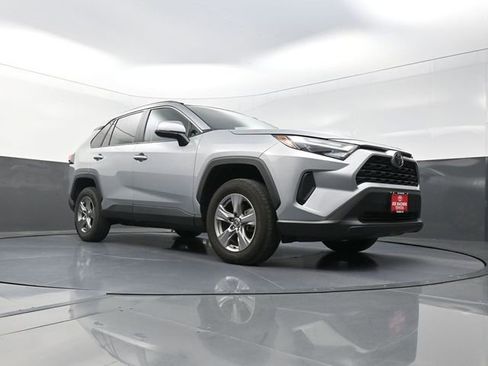 Used 2025 Toyota RAV4 XLE AWD/4WD image 30