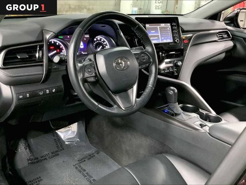 Used 2021 Toyota Camry SE w/ Cold Weather Package image 17