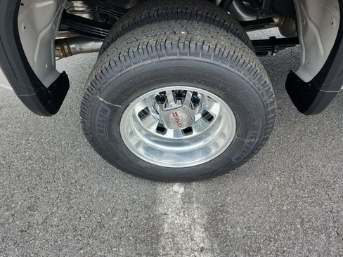 New 2026 GMC Sierra 3500 SLE image 6