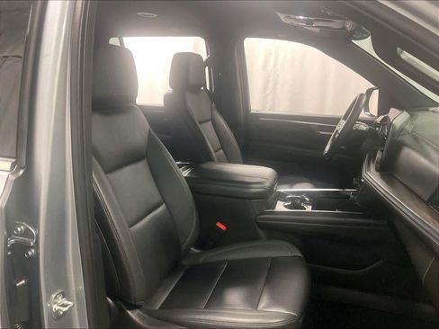 Used 2025 Chevrolet Tahoe LT image 11