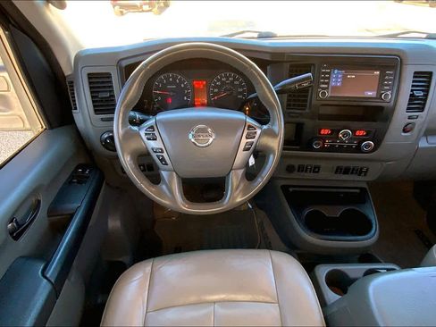 Used 2016 Nissan NV 3500 SL image 5