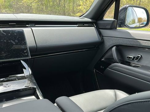 New 2026 Land Rover Range Rover Sport Dynamic SE AWD/4WD image 23
