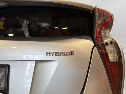 Used 2016 Toyota Prius Two FWD image 42