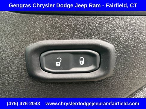 Used 2024 Jeep Wrangler Unlimited AWD/4WD image 18