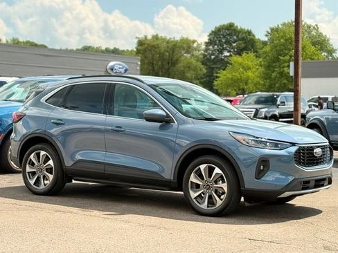 Certified 2024 Ford Escape Platinum w/ Premium Technology Package AWD/4WD image 27