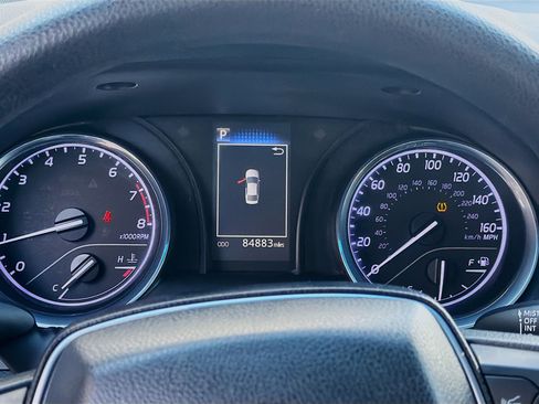 Used 2020 Toyota Camry LE FWD image 9
