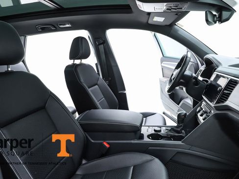 Used 2023 Volkswagen Atlas Cross Sport SEL R-Line AWD/4WD image 36