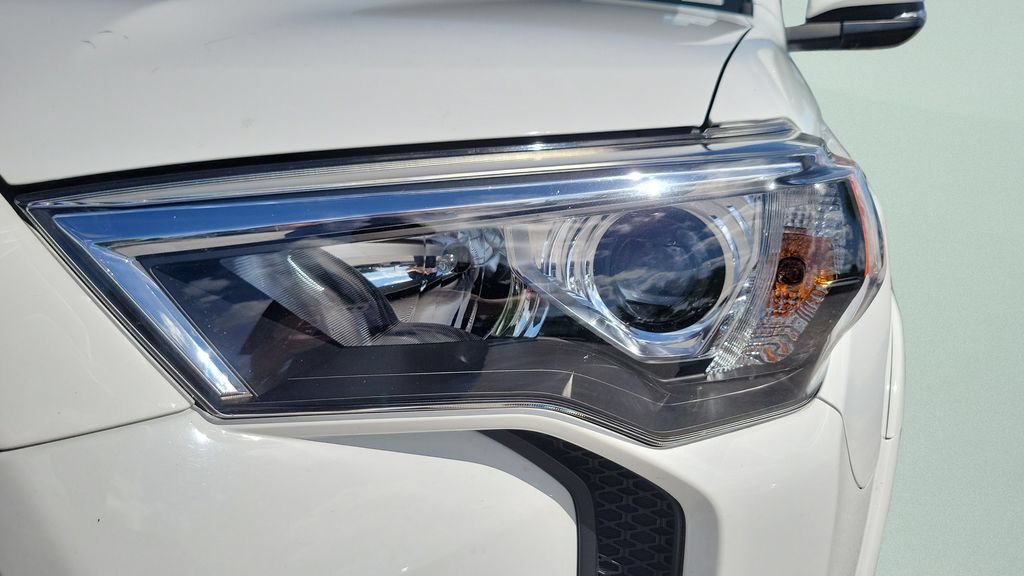 Used 2024 Toyota 4Runner SR5 Premium w/ Moonroof Package RWD image 25