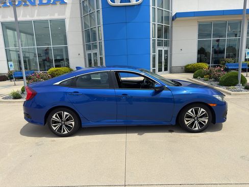 Used 2016 Honda Civic EX-T image 4