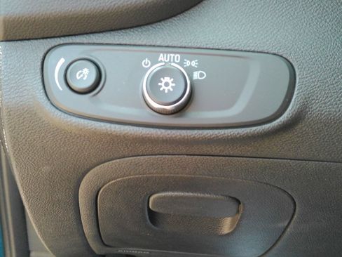 Certified 2019 Chevrolet Trax LT FWD image 21