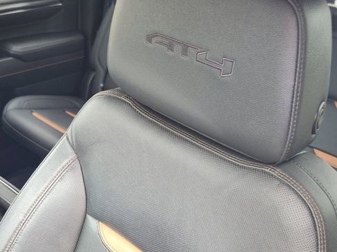 Used 2024 GMC Sierra 1500 AT4 w/ Technology Package AWD/4WD image 15