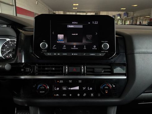 Used 2025 Nissan Pathfinder SV FWD image 26
