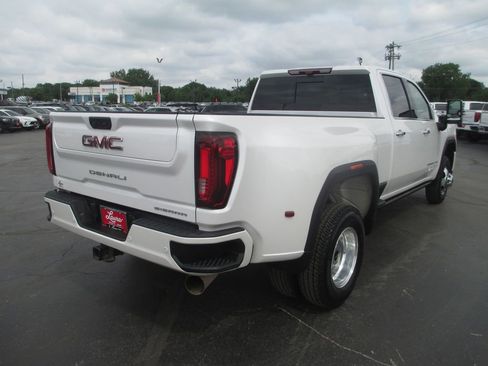 Used 2022 GMC Sierra 3500 Denali w/ Denali Ultimate Package AWD/4WD image 6