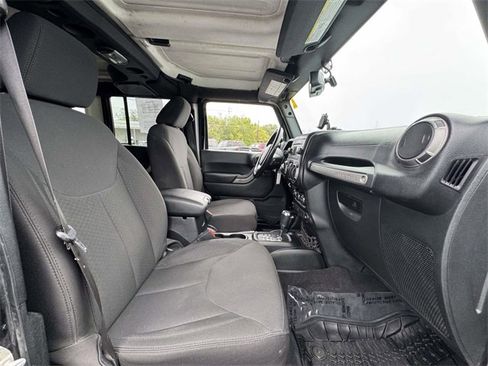 Used 2018 Jeep Wrangler Unlimited Sport S image 14