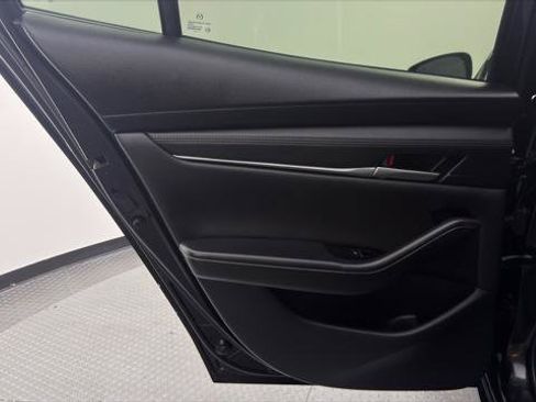 Used 2024 MAZDA MAZDA3 s FWD image 16