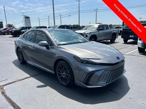 Used 2025 Toyota Camry XSE FWD image 23