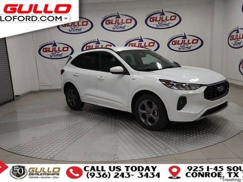 Used 2023 Ford Escape ST-Line Select image 2