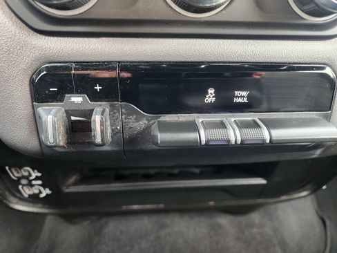 Used 2024 RAM 2500 Big Horn image 28