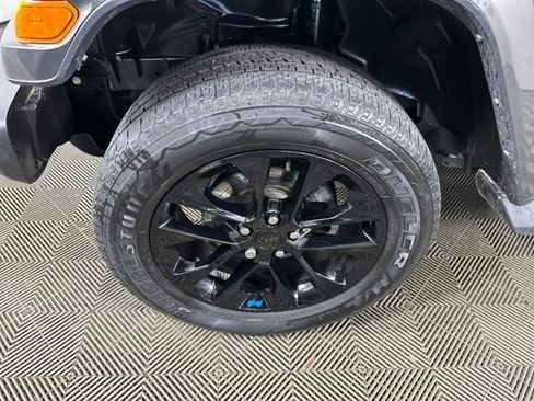 Used 2023 Jeep Wrangler Unlimited Sahara w/ Cold Weather Group image 9