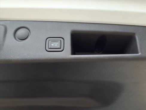 Certified 2024 Chevrolet Equinox LT image 11