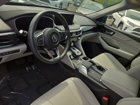 Used 2024 Acura MDX SH-AWD w/ Technology Package image 15