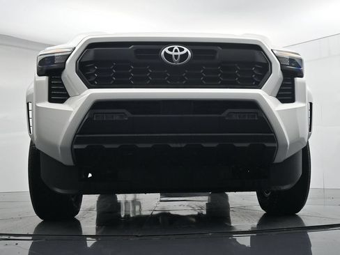 Used 2025 Toyota Tacoma TRD Sport AWD/4WD image 33