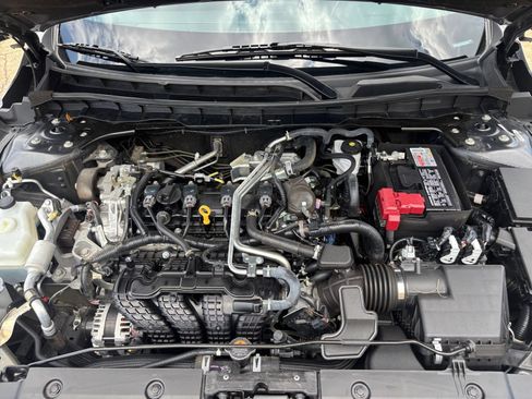 Used 2025 Nissan Altima 2.5 SV FWD image 32