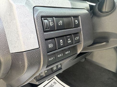 Used 2024 Toyota Tacoma 4x4 Double Cab Hybrid image 39