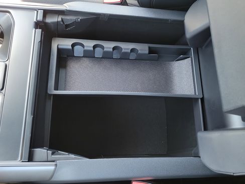 Used 2025 Ford F150 Lariat w/ Equipment Group 501A Mid image 28