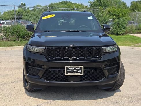 Certified 2024 Jeep Grand Cherokee Altitude AWD/4WD image 4