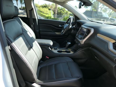 Used 2018 GMC Acadia Denali w/ Technology Package AWD/4WD image 28