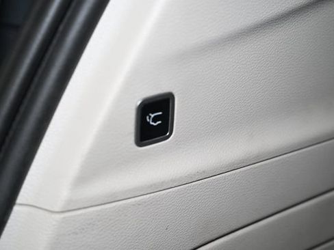 Used 2023 Chrysler Pacifica Limited FWD image 63
