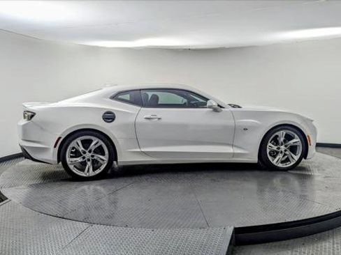 Used 2021 Chevrolet Camaro LT w/ RS Package image 10