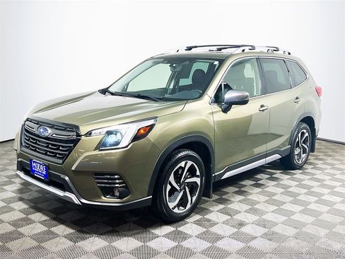 Used 2022 Subaru Forester Touring image 4
