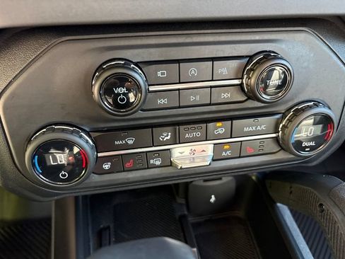 Certified 2025 Ford Bronco Badlands AWD/4WD image 27