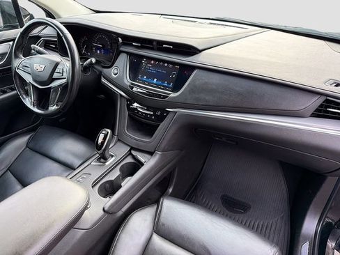 Used 2019 Cadillac XT5 Luxury w/ LPO, Black Ice Package AWD/4WD image 29