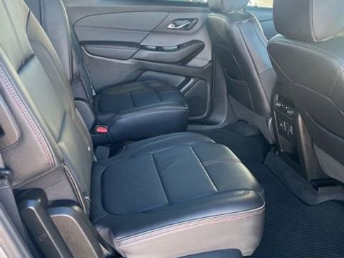 Used 2023 Chevrolet Traverse RS image 9