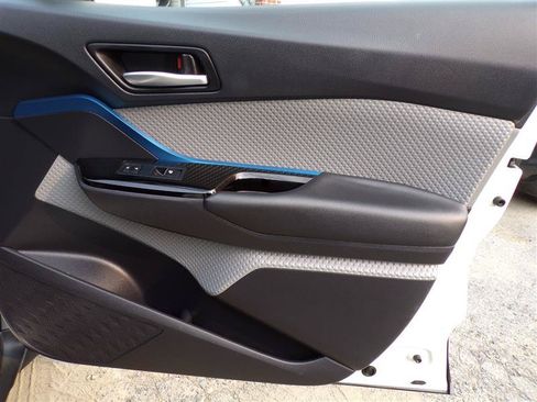 Used 2019 Toyota C-HR XLE FWD image 20