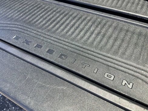 Used 2025 Ford Expedition Max Active AWD/4WD image 59