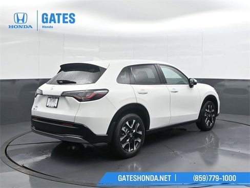 New 2026 Honda HR-V EX-L image 2