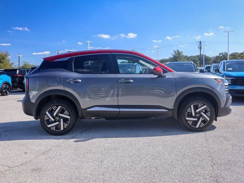 New 2026 Nissan Kicks SV w/ SV Premium Package FWD image 4