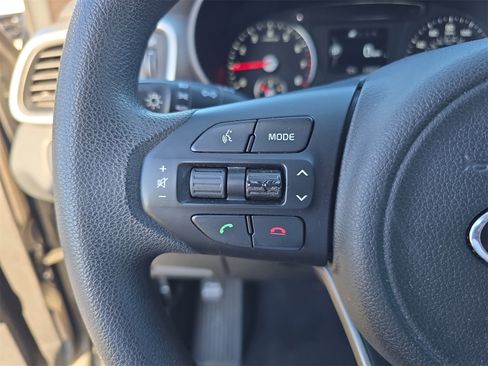 Used 2017 Kia Sorento LX image 21