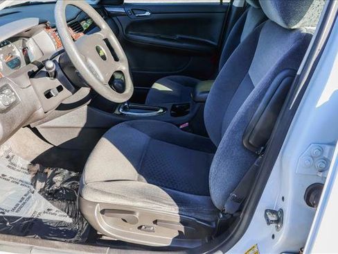 Used 2016 Chevrolet Impala LT image 11