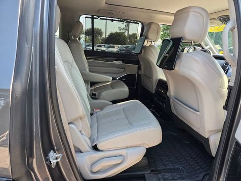 Used 2022 Jeep Wagoneer Series II w/ Convenience Group I AWD/4WD image 25