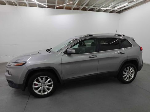 Used 2016 Jeep Cherokee Limited AWD/4WD image 8