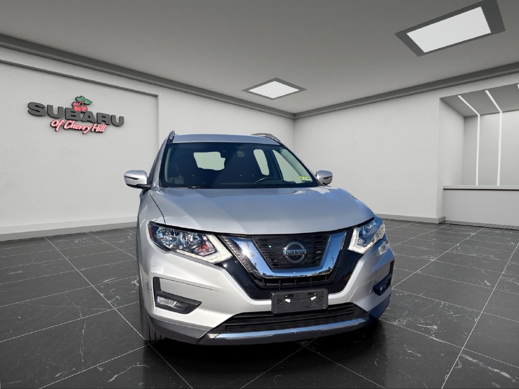 Used 2019 Nissan Rogue SV AWD/4WD image 3