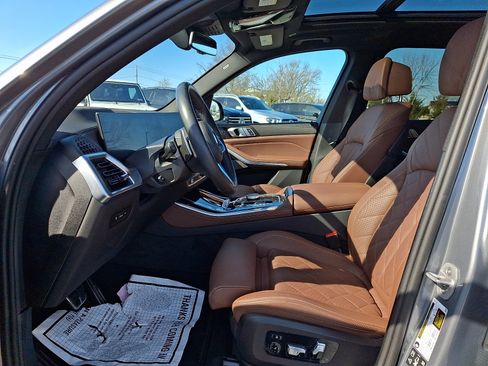 Used 2025 BMW X5 xDrive40i w/ M Sport Package image 13