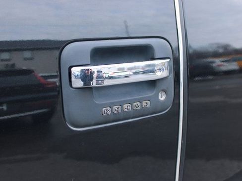 Used 2012 Ford F150 XLT w/ XLT Chrome Pkg image 9